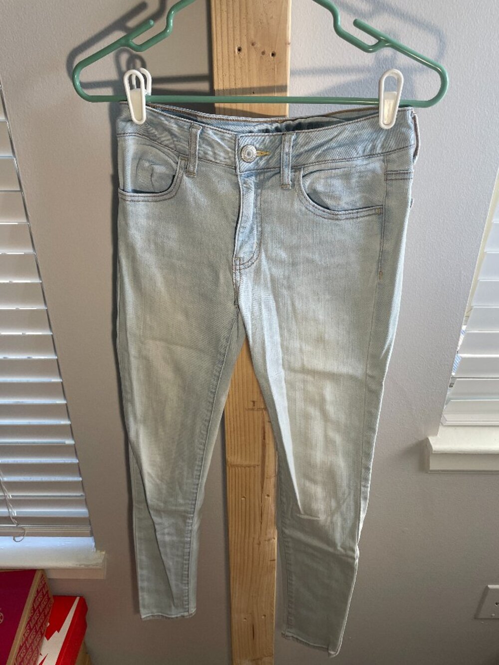 American Eagle Light Wash Jeggings